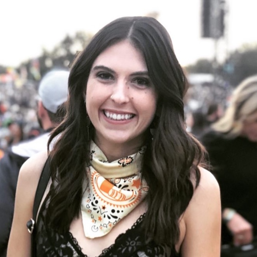 Meet your Posher, Alexis